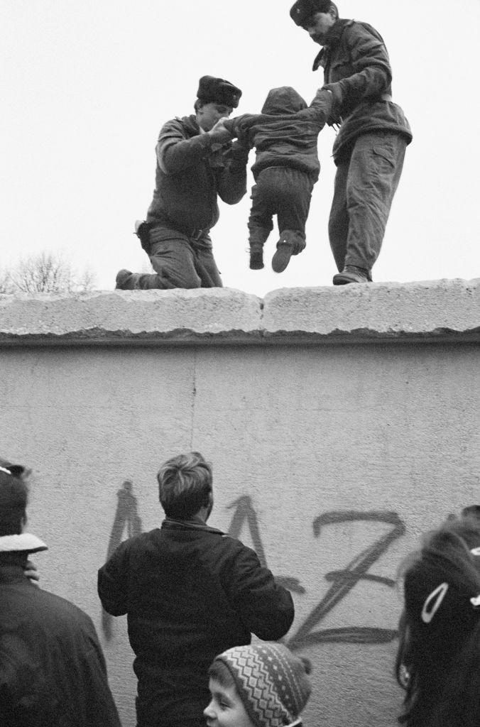 35 de ani de la căderea comunismului în Germania: Cum a ajuns să fie dărâmat Zidul Berlinului, pe 9 noiembrie 1989 934642