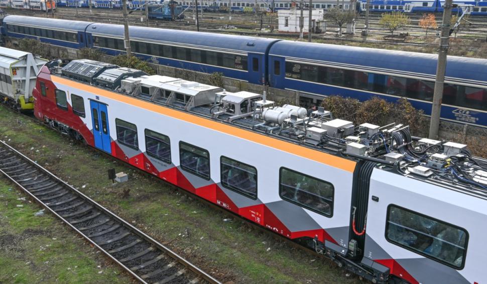 Primul tren electric cumpărat de România în ultimii 20 de ani intră în circulație. Cum arată și când vom merge cu el 934647