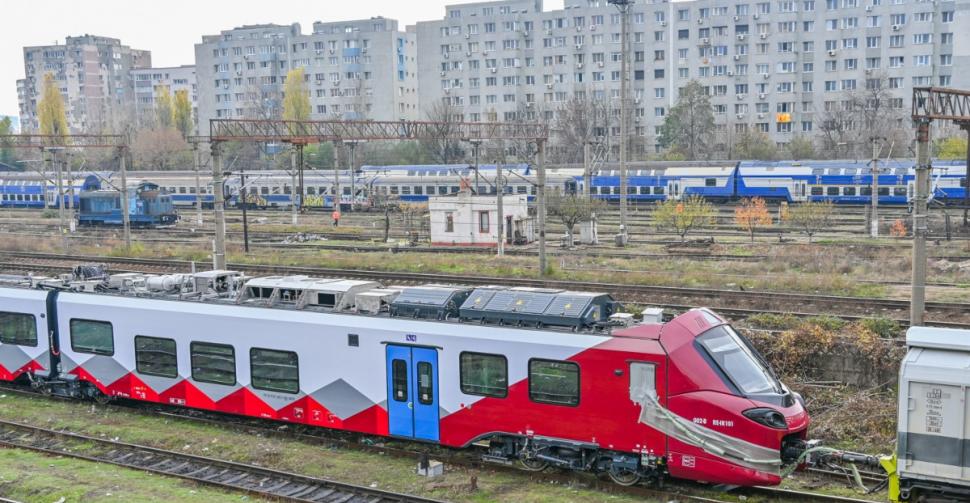 Primul tren electric cumpărat de România în ultimii 20 de ani intră în circulație. Cum arată și când vom merge cu el 934648