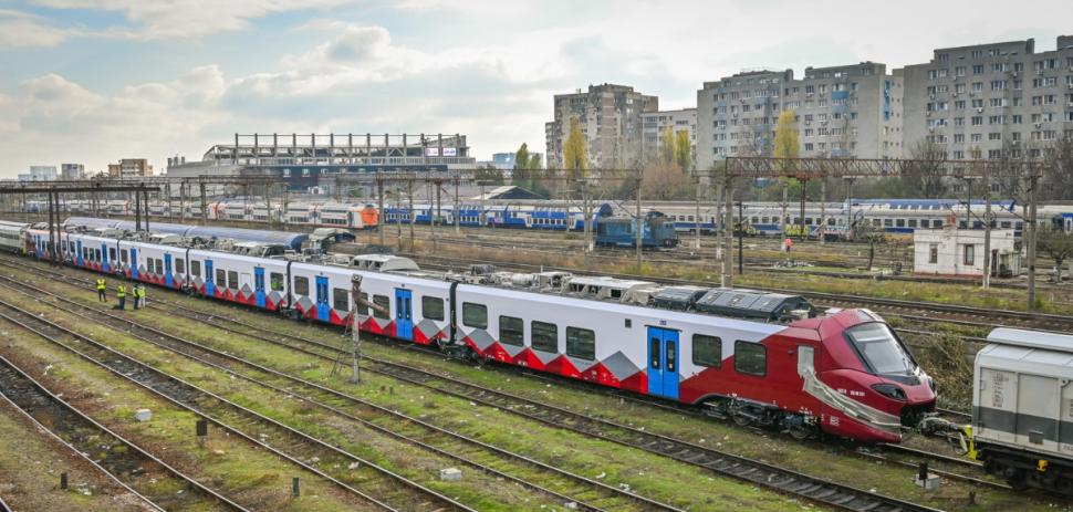 Primul tren electric cumpărat de România în ultimii 20 de ani intră în circulație. Cum arată și când vom merge cu el 934649