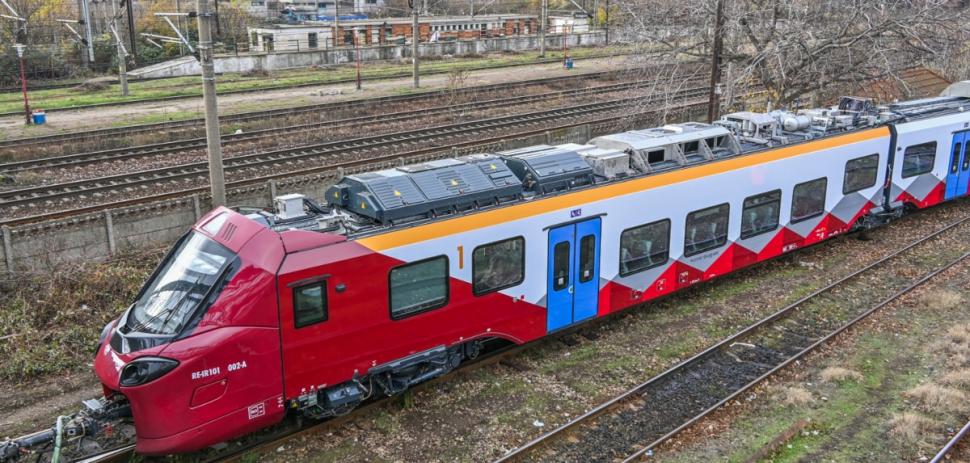 Primul tren electric cumpărat de România în ultimii 20 de ani intră în circulație. Cum arată și când vom merge cu el 934651