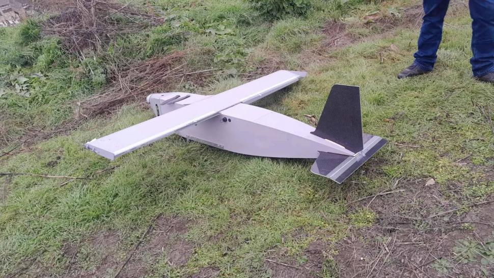 O dronă a fost găsită într-o localitate din Republica Moldova. Poliția a restricționat accesul în zonă 934657