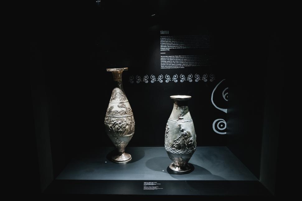 O piesă de tezaur unică în lume poate fi văzută în Cluj. Cum arată fibula imperială din aur masiv și decorată cu onix 934720