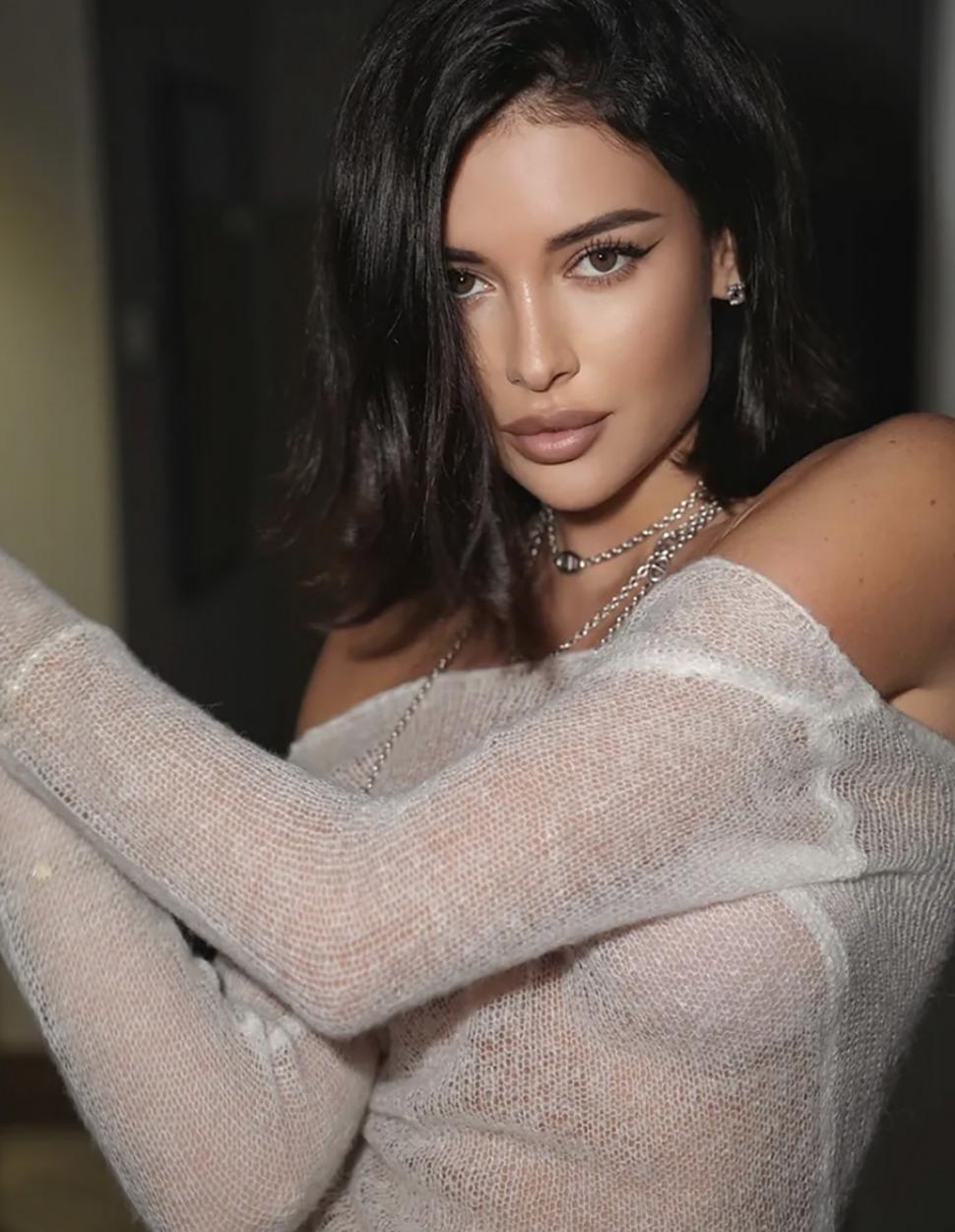 Rușii vor să o bage la închisoare pe o fostă Miss Rusia. Cum a fost prinsă pe aeroport Sofia 935046