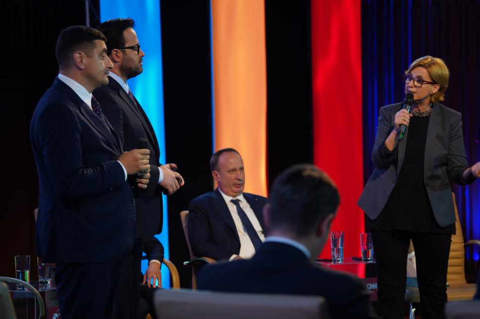 Din culisele dezbaterii Antena 3 CNN la care George Simion a dat buzna neinvitat. Ce nu s-a văzut la televizor 935411