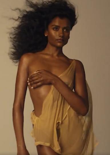 Fotografii incendiare în noul calendar Pirelli 2025. Care sunt vedetele care au pozat nud 935274