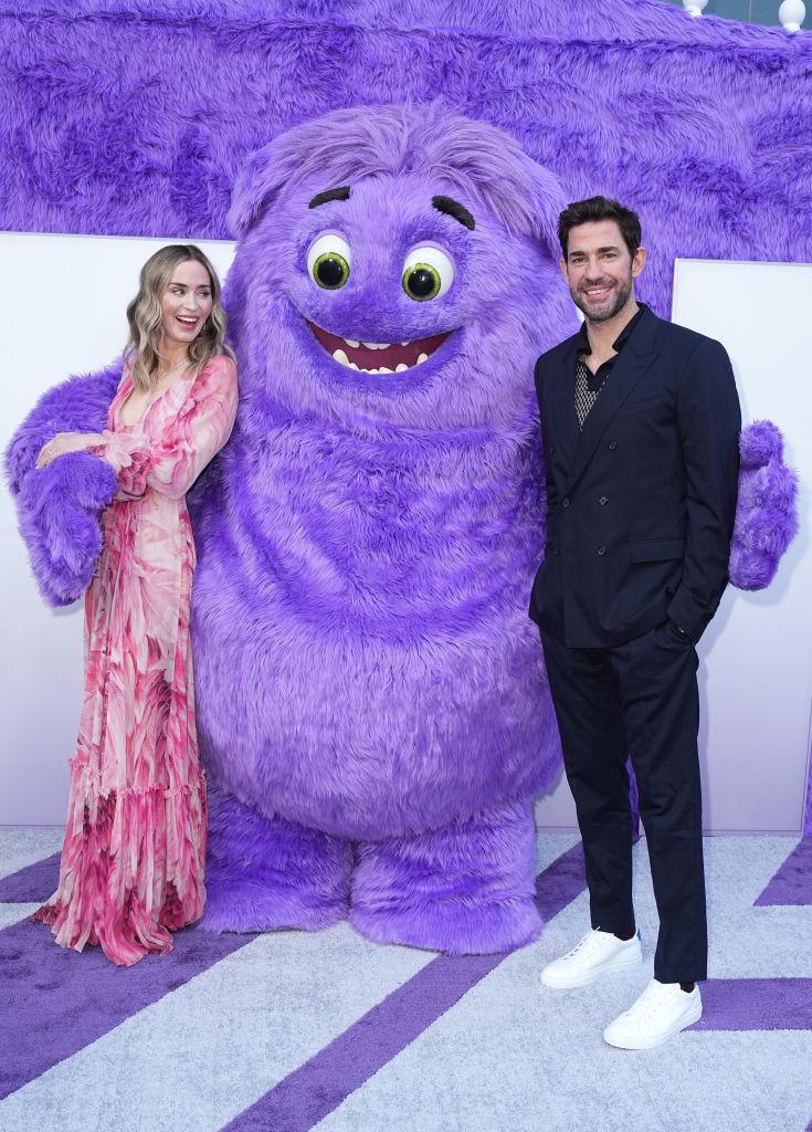 John Krasinski a fost desemnat „cel mai sexy bărbat în viață” în 2024. Este căsătorit cu o actriță celebră 935256