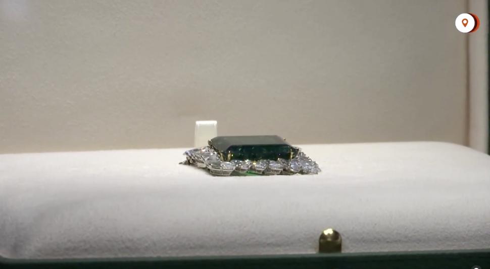 Povestea „smaraldului Aga Khan”, vândut la licitație cu 8.8 milioane de dolari: Elizabeth Taylor l-a primit drept cadou de logodnă 935319