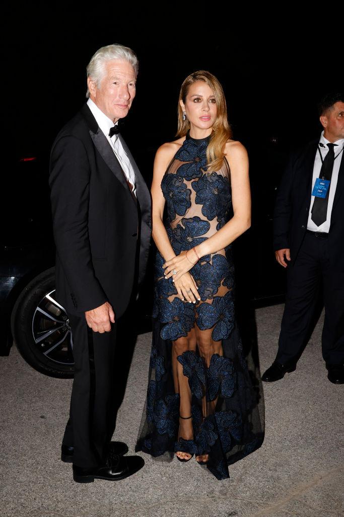 Richard Gere părăsește SUA și pleacă să locuiască în Spania. Care este motivul mutării 935371