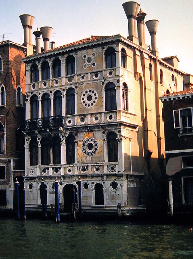 Mister total legat de vânzarea unui palat blestemat de la Veneţia. Toţi proprietarii de până acum au murit în condiţii suspecte 935778