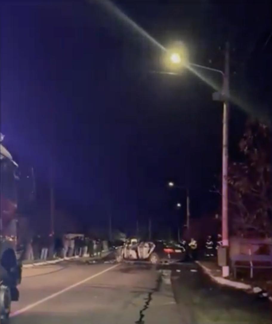 Accident mortal în Vrancea: 2 tineri au ars de vii după ce mașina a luat foc, iar alți 3 au fost răniți 936118