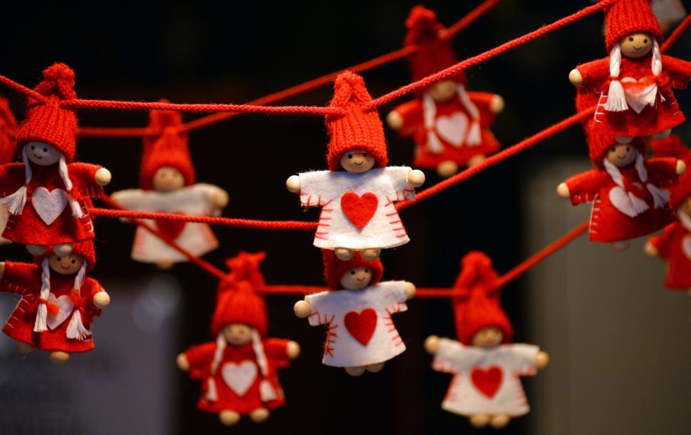 Imagini din târgul de Crăciun din Viena. Un brad de 80 de ani a fost luminat cu  2.000 de luminițe și 1.000 de globuri  936196