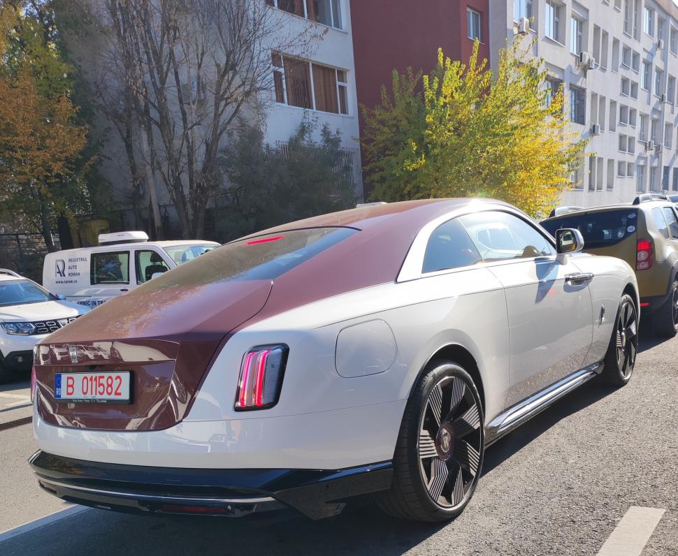 Primul model electric Rolls Royce cu un preţ de pornire de 400.000 de euro, fotografiat la RAR Griviţa 936298