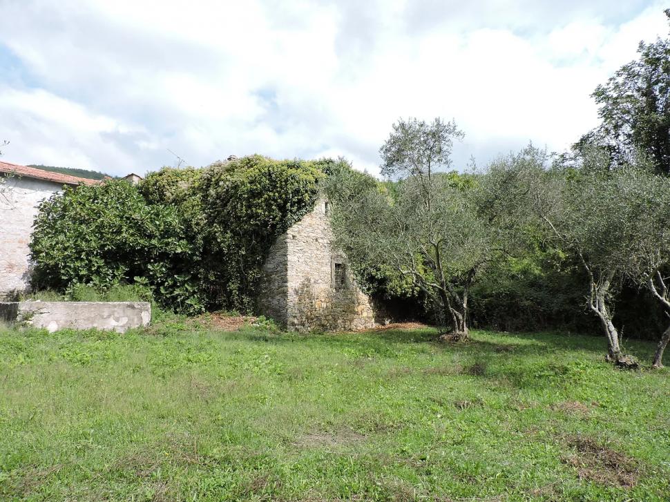 Sat întreg, scos la vânzare în regiunea Toscana din Italia. Cum arată cătunul care costă cât un apartament în nordul Bucureștiului 936225