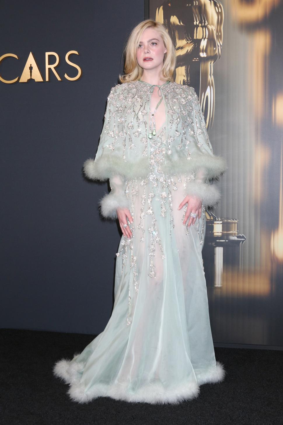 La Hollywood vedetele au defilat pe covorul roşu la Governors Awards. Ce ţinute au fost remarcate 936573