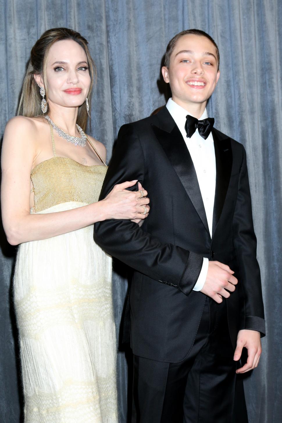 La Hollywood vedetele au defilat pe covorul roşu la Governors Awards. Ce ţinute au fost remarcate 936579