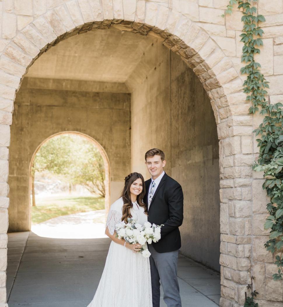 Un bărbat a uitat de despărțirea de iubita lui după ce s-a lovit la cap. Șapte luni mai târziu, cei doi s-au căsătorit 936605