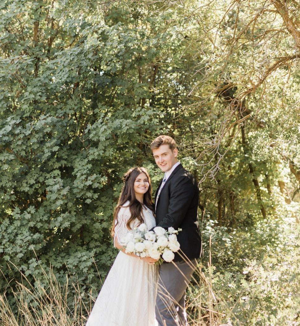 Un bărbat a uitat de despărțirea de iubita lui după ce s-a lovit la cap. Șapte luni mai târziu, cei doi s-au căsătorit 936606