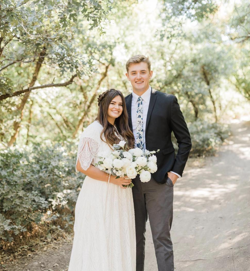 Un bărbat a uitat de despărțirea de iubita lui după ce s-a lovit la cap. Șapte luni mai târziu, cei doi s-au căsătorit 936610