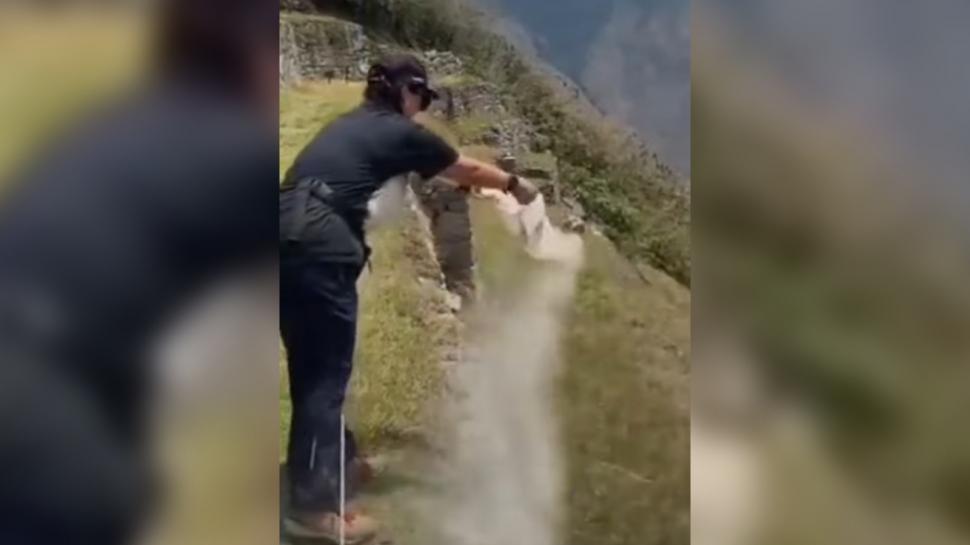 Furie în Peru după ce două turiste au aruncat cenușă umană la Machu Picchu 936821