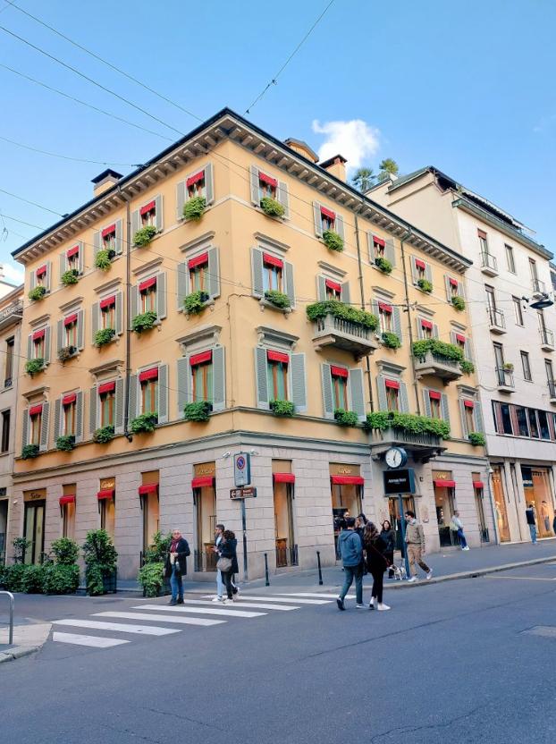 O stradă din Milano a detronat Fifth Avenue din New York în clasamentul celor mai scumpe străzi din lume 936782