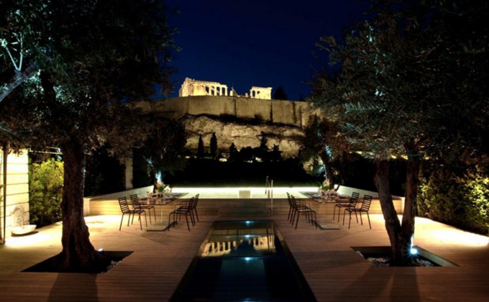 Scandal în Grecia după ce o casă s-a scos la vânzare cu 300 de milioane de euro fără ca proprietarii să știe  936810