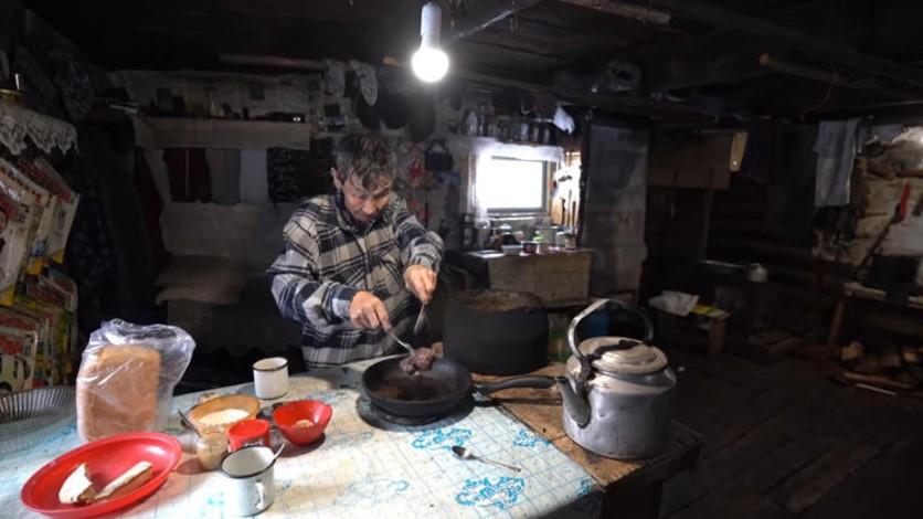 „Cel mai singuratic om din lume” trăiește la -70 grade, la 5 ore distanță de cel mai apropiat oraș, și spune că îi este bine 937109