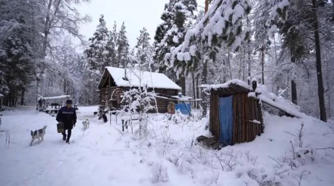 „Cel mai singuratic om din lume” trăiește la -70 grade, la 5 ore distanță de cel mai apropiat oraș, și spune că îi este bine 937110
