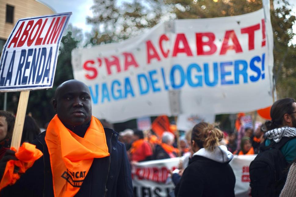 Protest uriaș în Barcelona, cu zeci de mii de oameni sătui de prețurile exagerate la chirii. Ce vor de la proprietari și autorități 937305