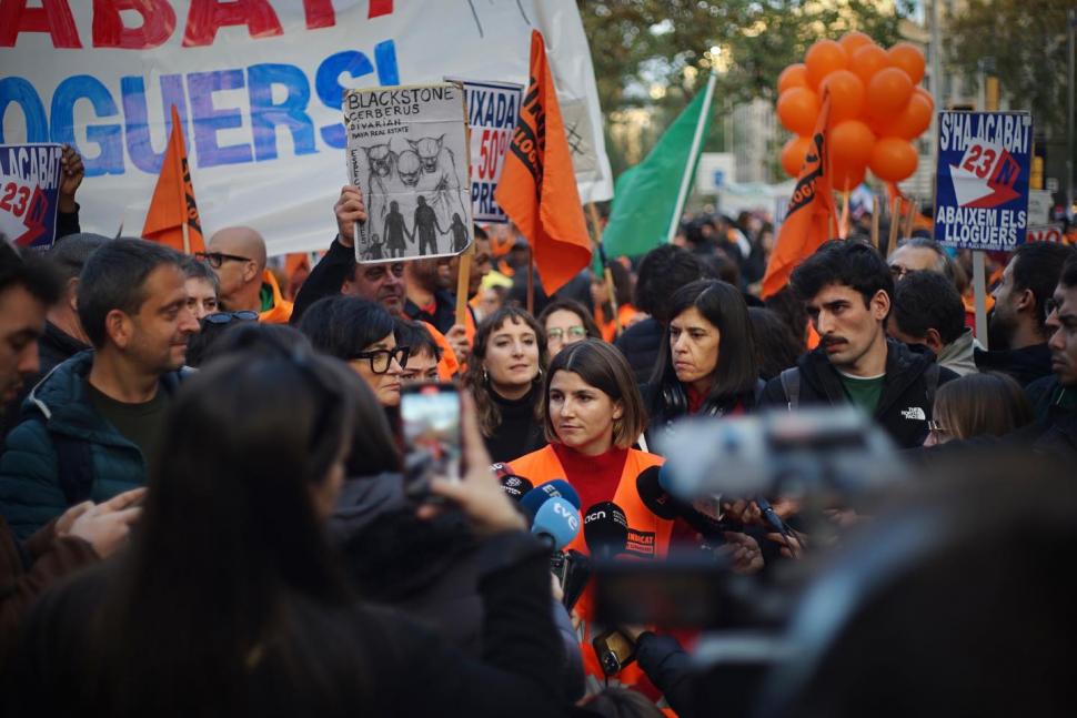Protest uriaș în Barcelona, cu zeci de mii de oameni sătui de prețurile exagerate la chirii. Ce vor de la proprietari și autorități 937308