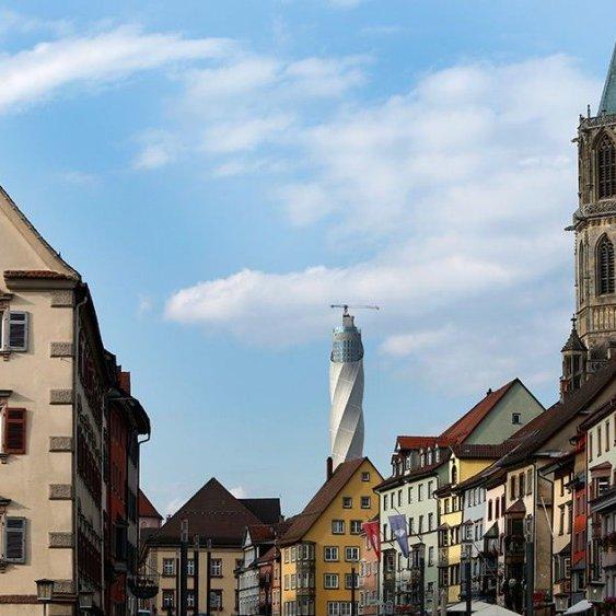 Un zgârie-nori misterios a devenit atracție turistică în Germania. Nu are ferestre și nu locuiește nimeni acolo 937481