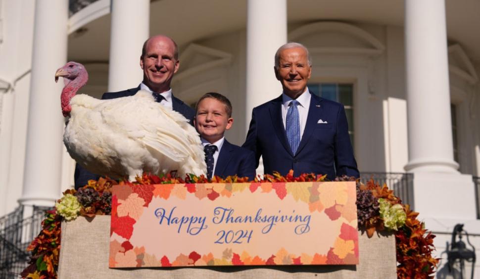 Ultimele ceremonii ale administrației Biden. Președintele a grațiat doi curcani, pe Peach şi Blossom, înainte de Ziua Recunoștinței 937682