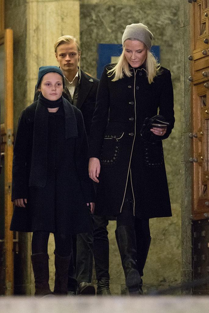 Scandalul continuă în familia regală a Norvegiei: Fiul vitreg al viitorului rege este suspectat de o a treia agresiune 937924