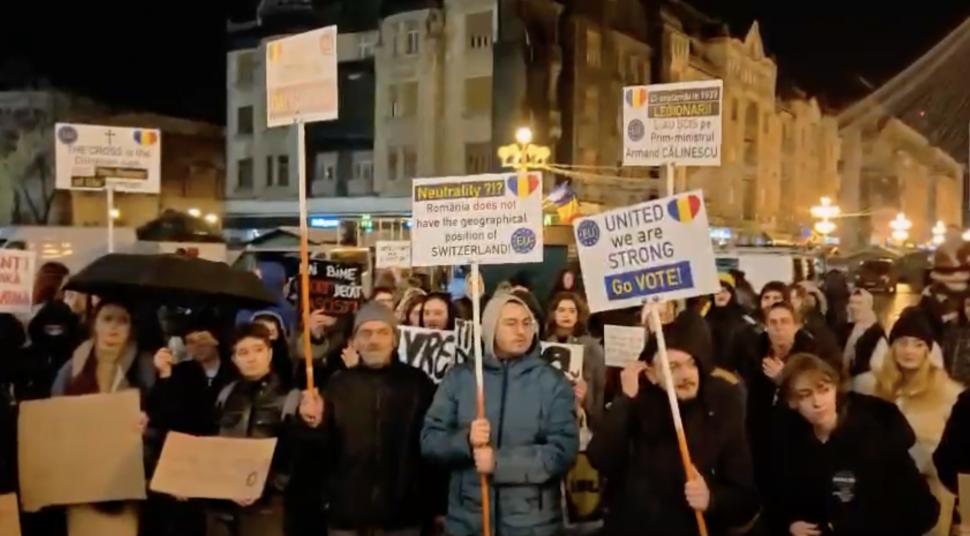 Proteste anti-Călin Georgescu în marile orașe. La București s-au adunat și susținătorii acestuia, în Piața Universității 938214