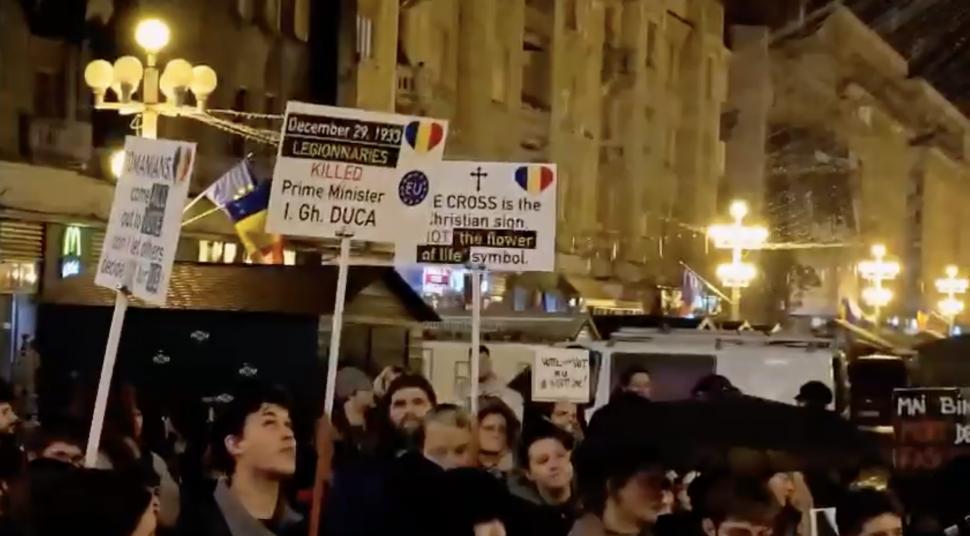 Proteste anti-Călin Georgescu în marile orașe. La București s-au adunat și susținătorii acestuia, în Piața Universității 938216