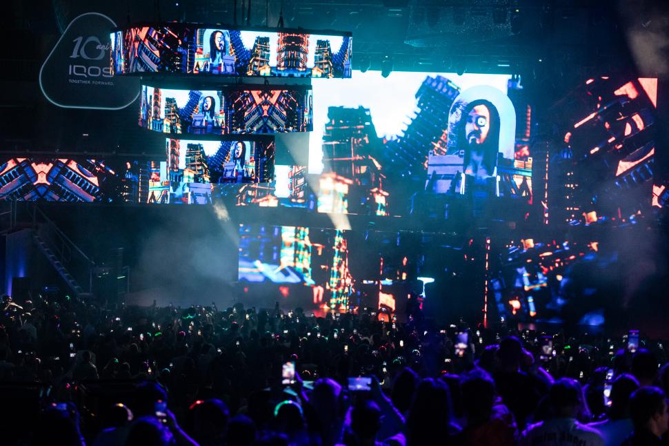 10 ani de IQOS sărbătoriți în România. Show memorabil la Romexpo 938418