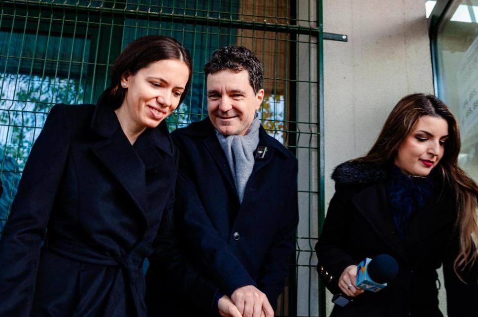 Ce nu s-a văzut la televizor în ziua cea mai importantă pentru democrație. Imagini cu liderii politici la vot: grimase, emoții, nervi 938586