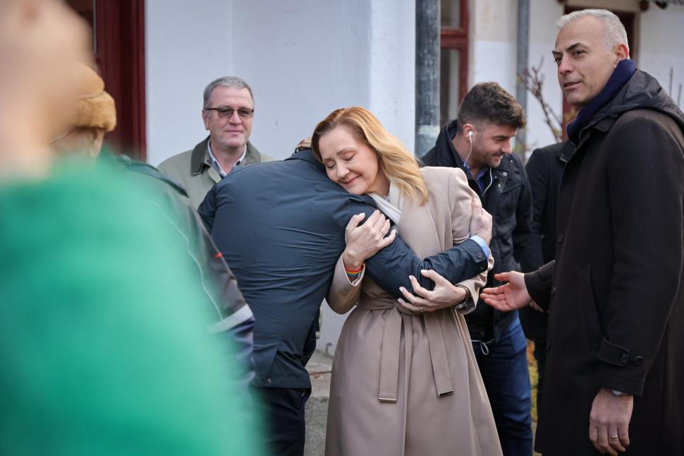 Ce nu s-a văzut la televizor în ziua cea mai importantă pentru democrație. Imagini cu liderii politici la vot: grimase, emoții, nervi 938601