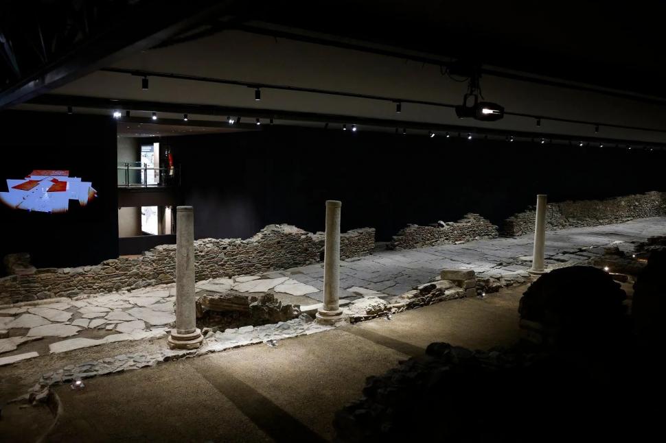 Cum arată metroul din Salonic inaugurat după 20 de ani. Descoperiri arheologice care au întârziat lucrările sunt expuse chiar în stații 938508