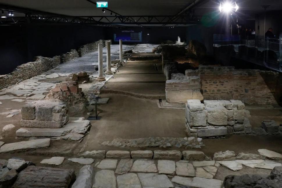 Cum arată metroul din Salonic inaugurat după 20 de ani. Descoperiri arheologice care au întârziat lucrările sunt expuse chiar în stații 938511