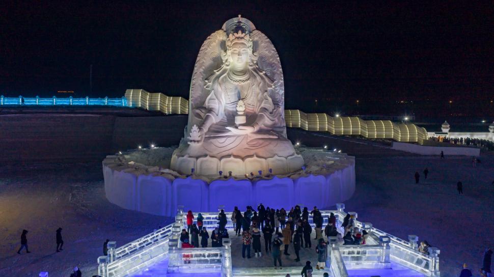 Imagini spectaculoase cu "oraşul înghețat". De ce atrage anual milioane de oameni 939094