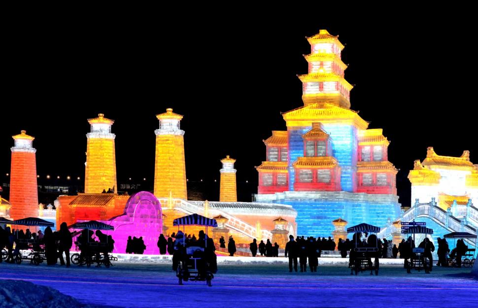 Imagini spectaculoase cu "oraşul înghețat". De ce atrage anual milioane de oameni 939103