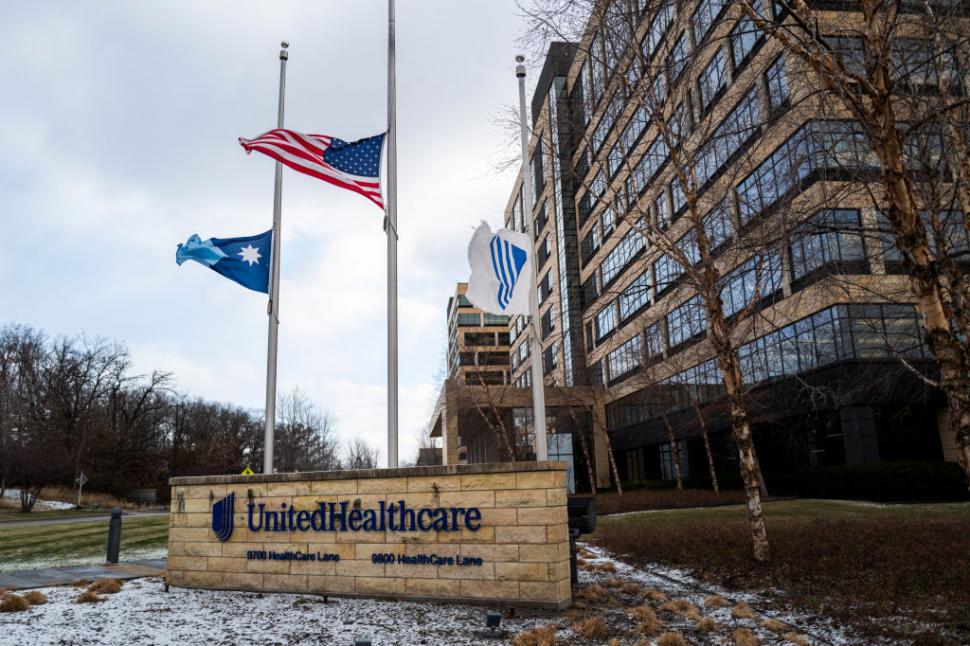 CEO-ul unui gigant al asigurărilor de sănătate a fost asasinat pe o stradă din New York. Pe cartușele gloanțelor erau scrise 3 cuvinte 939519