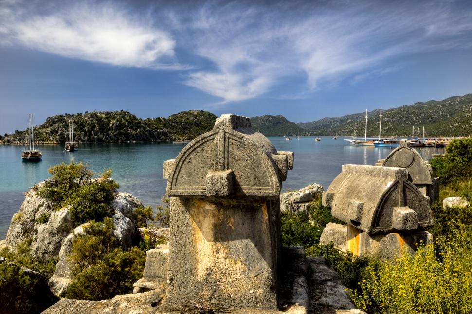 Misterioasele orașe ale morților, sculptate în stâncă, urme ale unei civilizații antice 939627