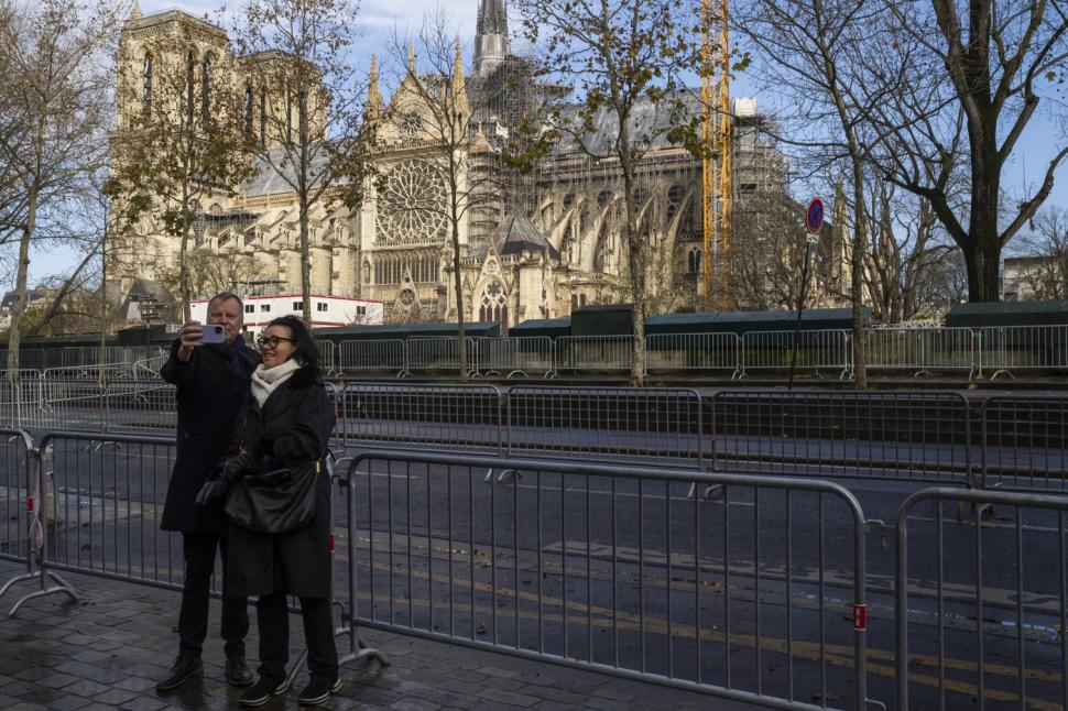 Se redeschide catedrala Notre-Dame. Zeci de șefi de stat, printre care Trump și Zelenski, vor participa la ceremonie 939797