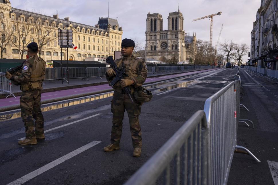 Se redeschide catedrala Notre-Dame. Zeci de șefi de stat, printre care Trump și Zelenski, vor participa la ceremonie 939801