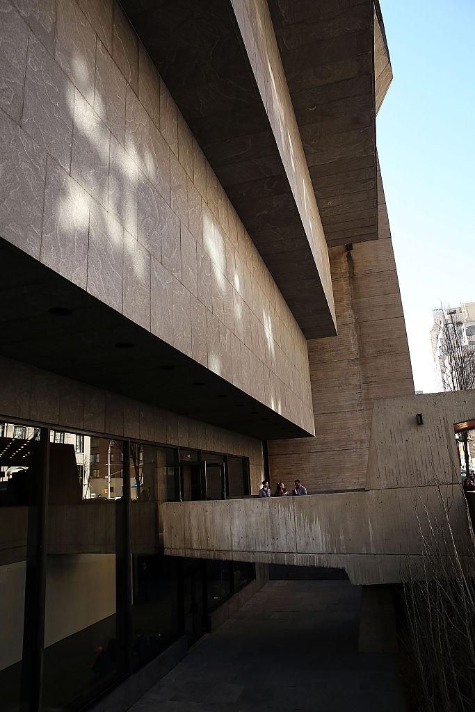 Cum arată ceasul sculptat din meteoritul Muonionalusta care a lovit Pământul acum un milion de ani. Are striații unice care strălucesc 940168