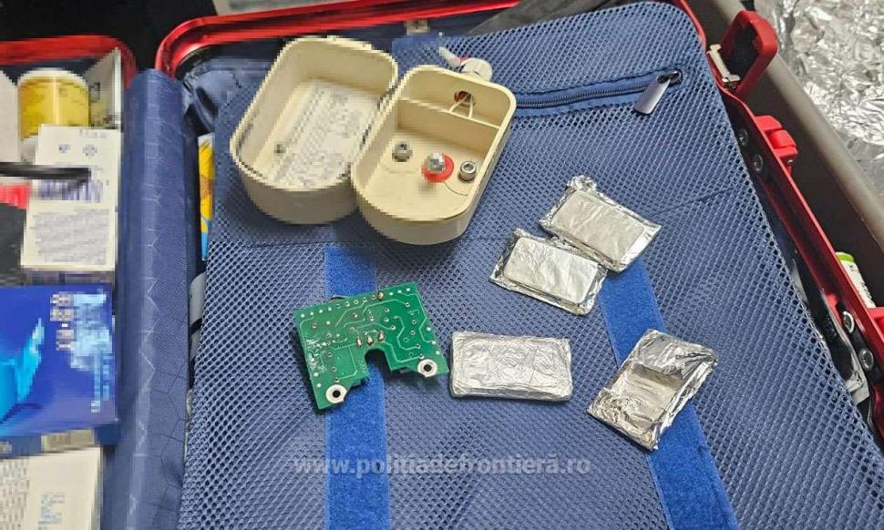 Un bărbat care pleca din Timișoara în Indonezia avea în bagaj 42 de lingouri de aur 940313