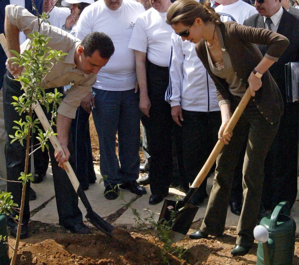 Un „trandafir al deșertului” cu mâinile pline de sânge. Rolul cheie al Asmei Assad în regimul soțului ei care a aruncat Siria în ruină 940275