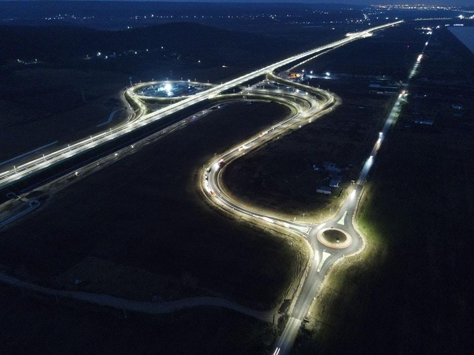 Imagini spectaculoase cu Autostrada Sibiu-Pitești. CNAIR: „Ultimele pregătiri pentru deschiderea primilor 15,7 km din secțiunea 5” 940697